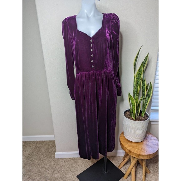Vintage Valentine Red Velvet Dress liz claiborne cottagecore Button Front M - Picture 2 of 16